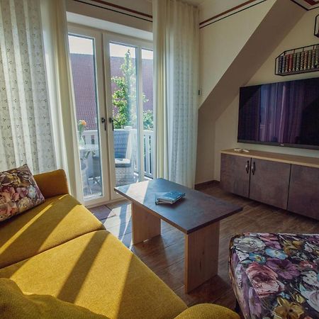 Up Besoeoek - Rapsbluete Mit Infrarotsauna Krummhörn Dış mekan fotoğraf